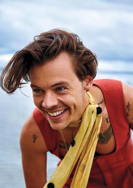 harry-styles-posters-yellow-towel-harry-styles-poster